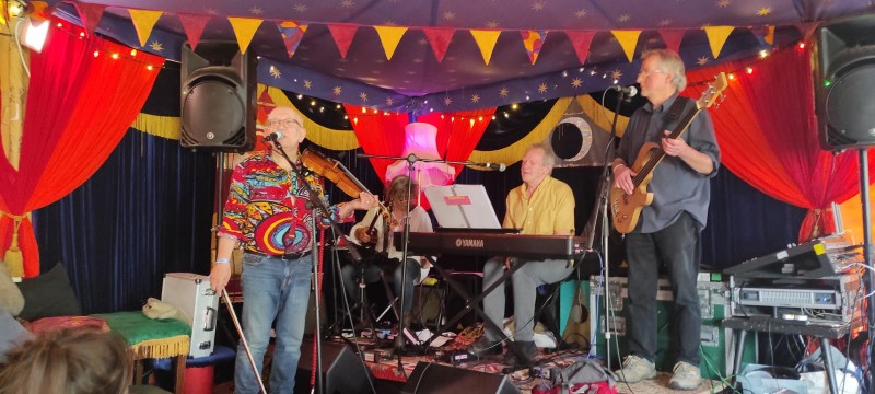 FiddleBop at HowTheLightGetsIn Festival, 2025