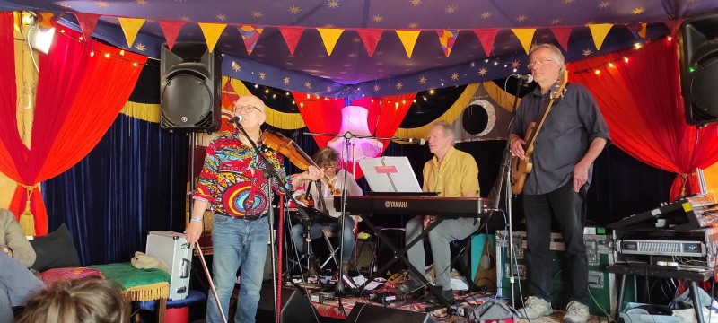 FiddleBop at HowTheLightGetsIn Festival, 2025