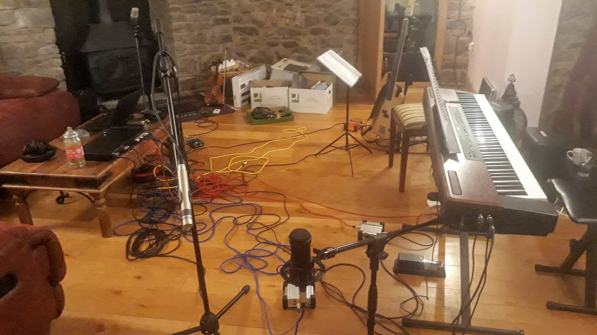 A FiddleBop recording session in Feb 2020, just before lockdown. All those wires!