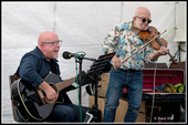 Dave jamming with Anthony Lewis (of <a href="https://www.facebook.com/people/Enw/61566848157940/" target="_blank" rel="noopener">Enw</a>) at Talgarth Festival, 24 August 2024