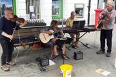 Jo, Dave, Graeme, and Paul busking in Brecon, July 2022. And now Paul has his keyboard! Photo: John Powell