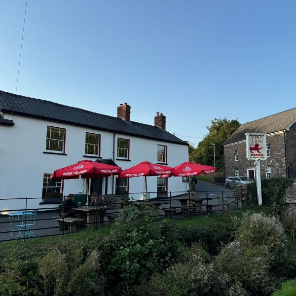 The Red Lion, Llangorse
